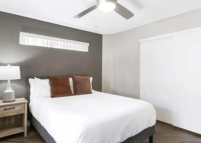 Landing - Modern With Amazing Amenities Apartment